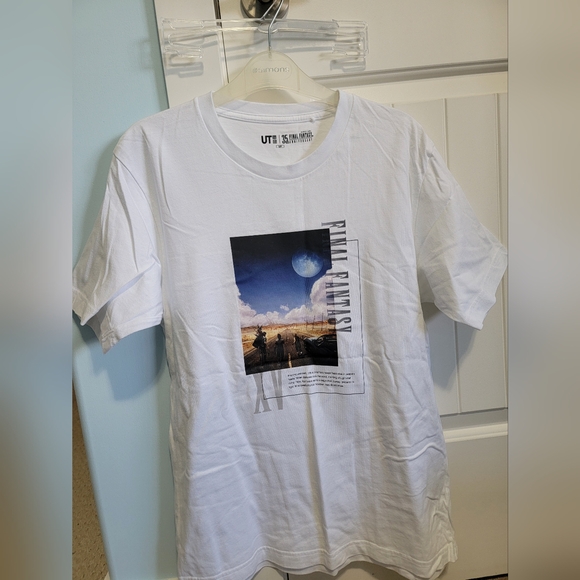 Final Fantasy XV x Uniqlo Graphic Tee Collab Anniversary - Picture 1 of 3